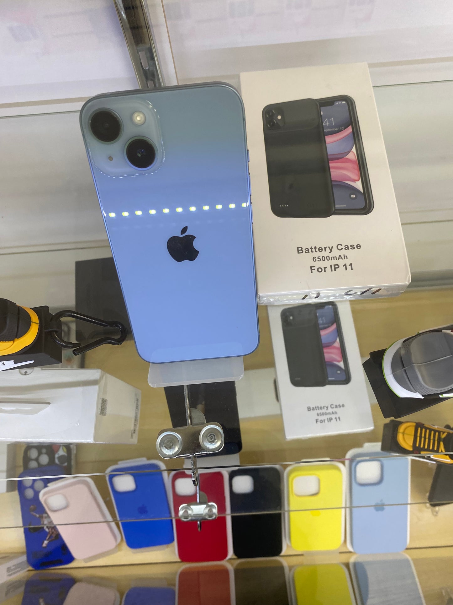 Iphone 14 📍𝓑𝓻𝓸𝔀𝓪𝓻𝓭 𝓒𝓸𝓾𝓷𝓽𝔂📍 - HotDealsss LLC