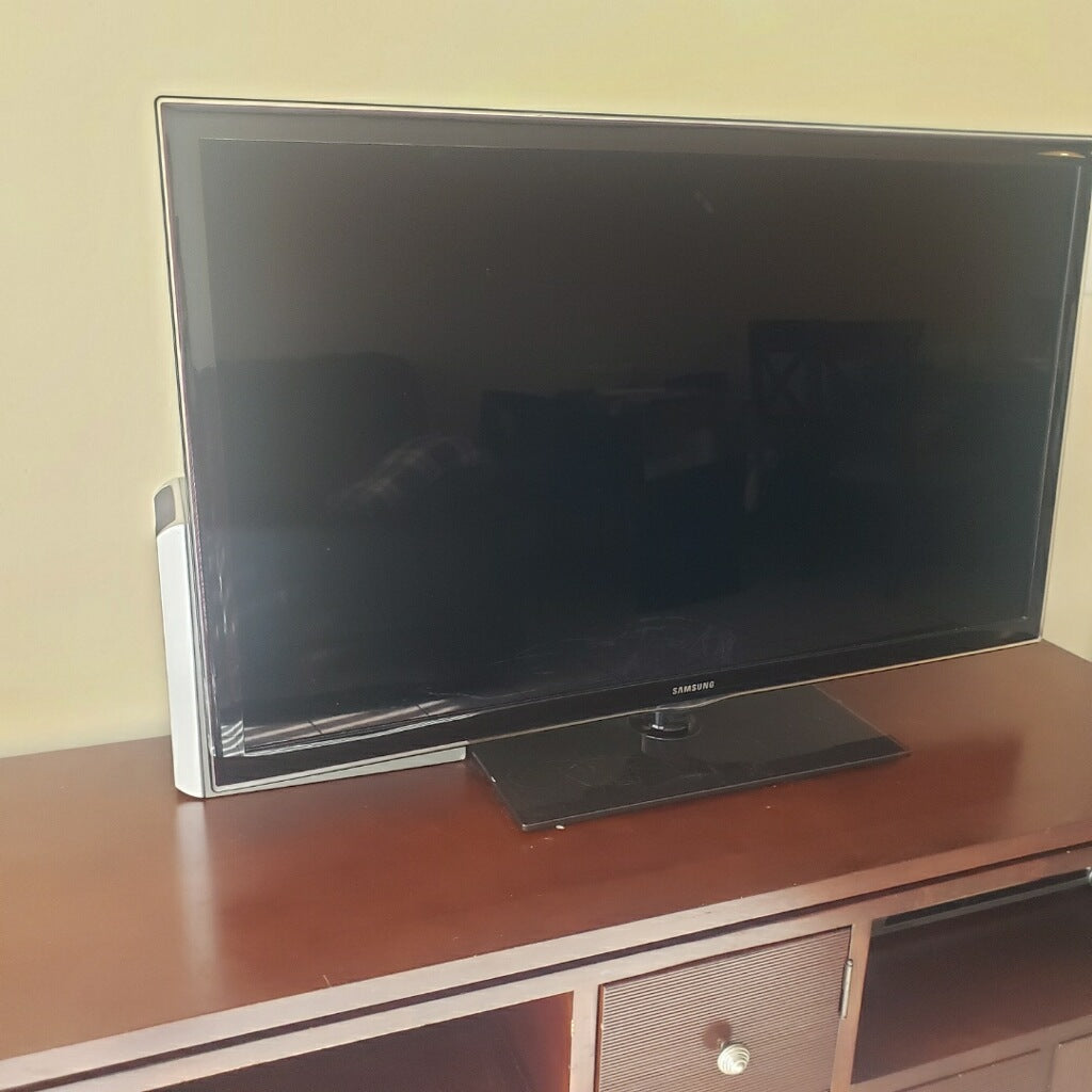 Tv with Stand            📍𝓑𝓻𝓸𝔀𝓪𝓻𝓭 𝓒𝓸𝓾𝓷𝓽𝔂📍 - HotDealsss LLC